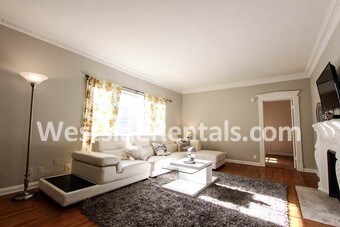 Foto principal - 300 S Doheny Dr