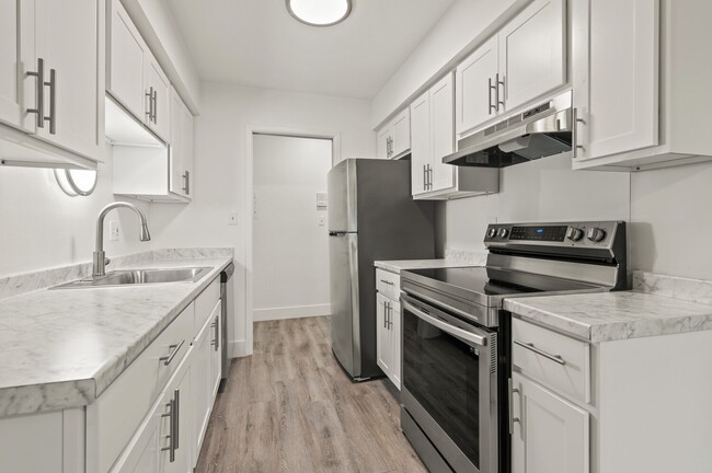 Building Photo - Carriage Hill Apartments - Dearborn Heights, MI