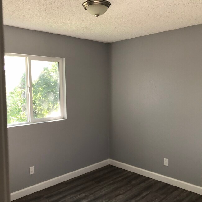 Building Photo - 3938 E Olive Ave