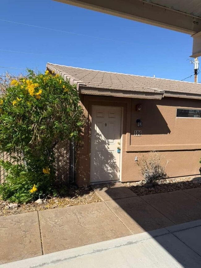 Building Photo - 1291 Vaquero Dr