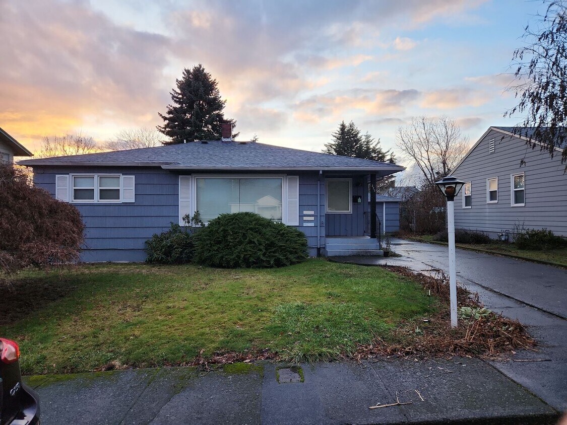 225 S 13th St, Saint Helens, OR 97051 House Rental in Saint Helens, OR