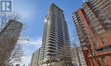 Building Photo - 25 Holly St