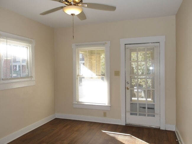 Building Photo - 629 W Ormsby Ave