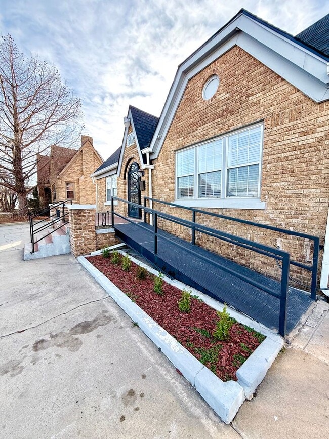 Building Photo - 1908 NW 23rd St