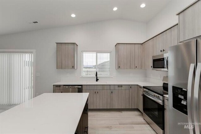 Foto del edificio - Brand New 4 Bedroom 2 Bathroom Home in South Meridian