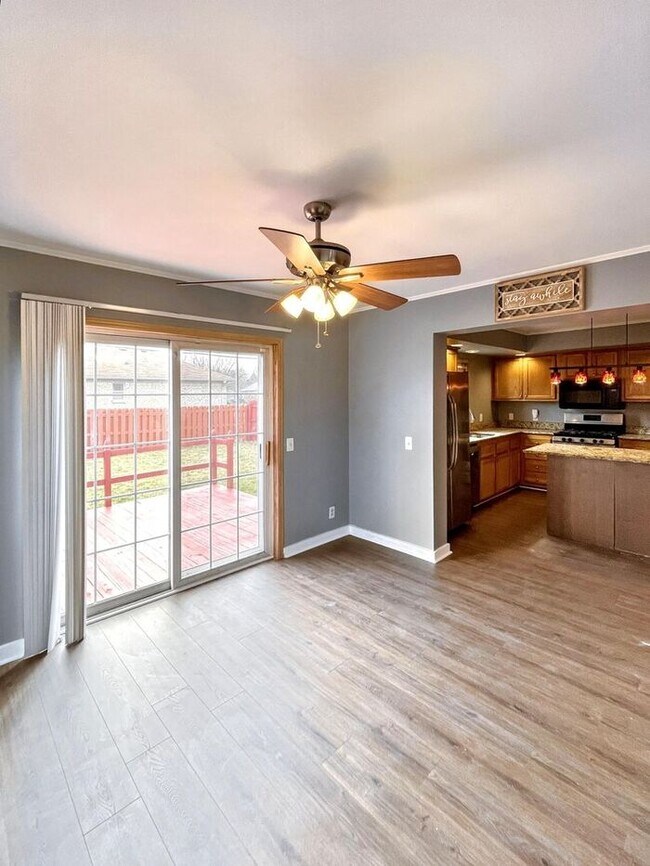 Foto del edificio - Charming 4-Bedroom Home in a Convenient Lo...