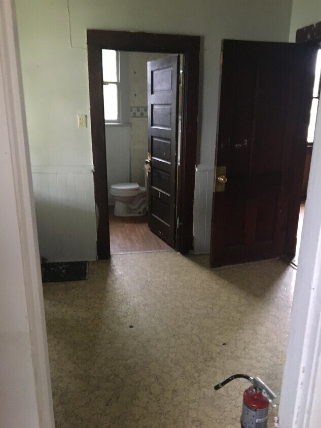 Primary Photo - 1215 W 16th St