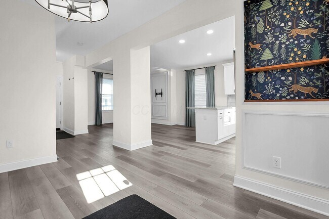 Foto del edificio - 582 Gilbert St