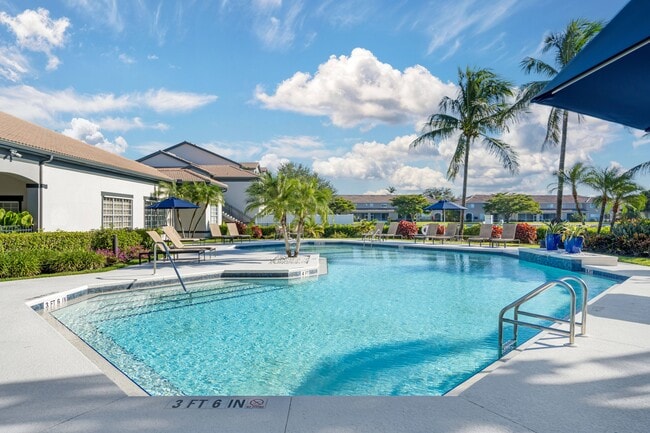 Resort-Style Pool - Cypress Legends
