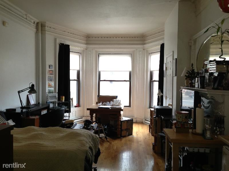 Primary Photo - 1058 Beacon St