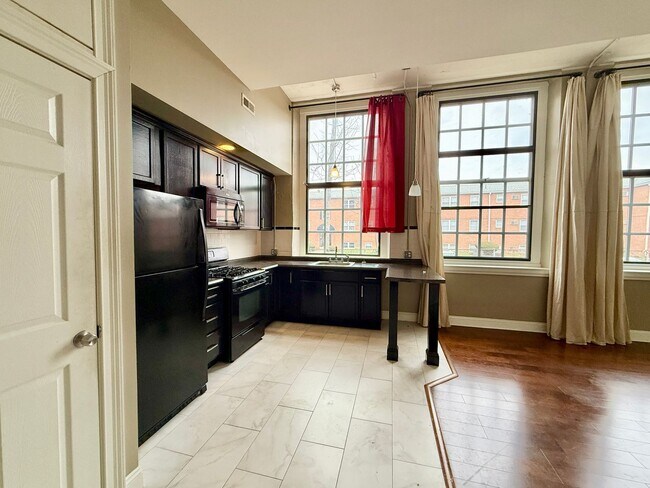 Foto del edificio - Spacious 1 Bedroom Apartment FOR RENT in Chester PA $1350