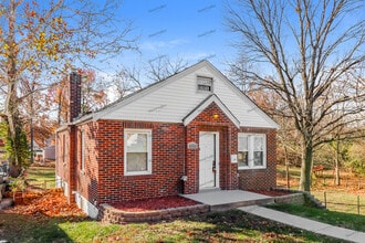 Building Photo - 9620 W Milton Ave