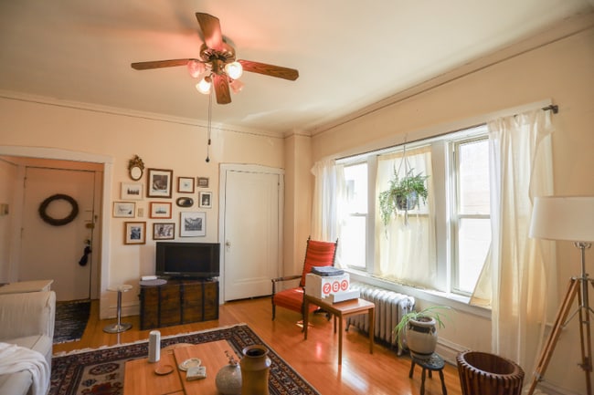 Foto del edificio - 4647 N Manor Ave