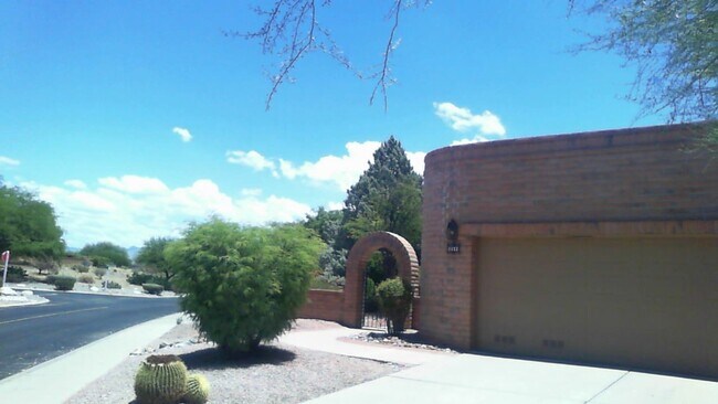 Foto del edificio - Gorgeous Home Gorgeous Views  Available Mid  September