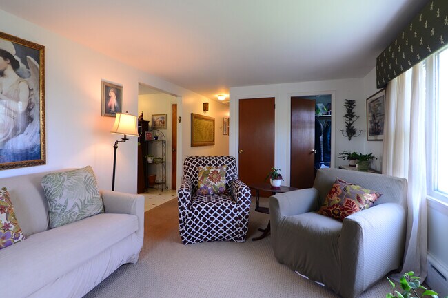 Call Lisa 508-990-6163 - 762 Green End Ave