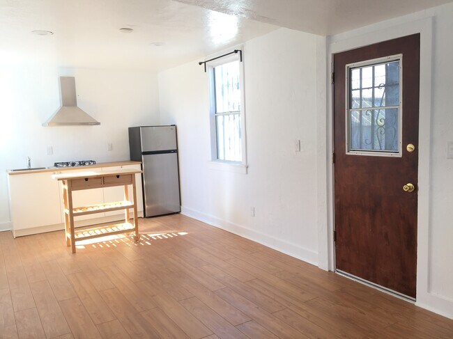 Foto del edificio - 3219 Gleason Ave