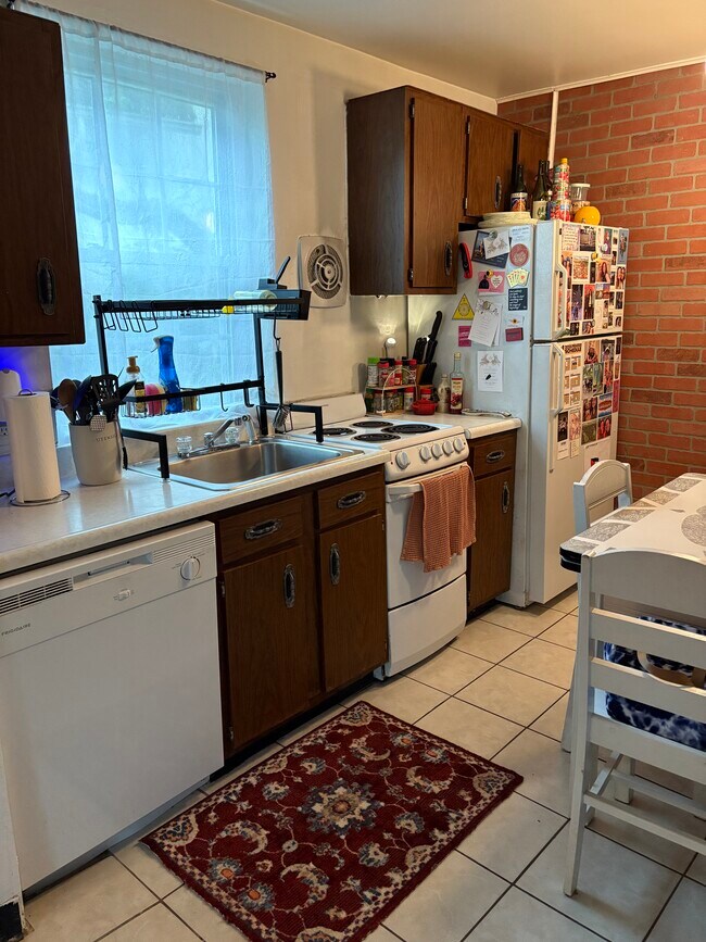 Building Photo - 6202 Walnut St