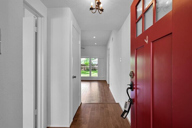 Foto del edificio - 2303 Whitelake Dr