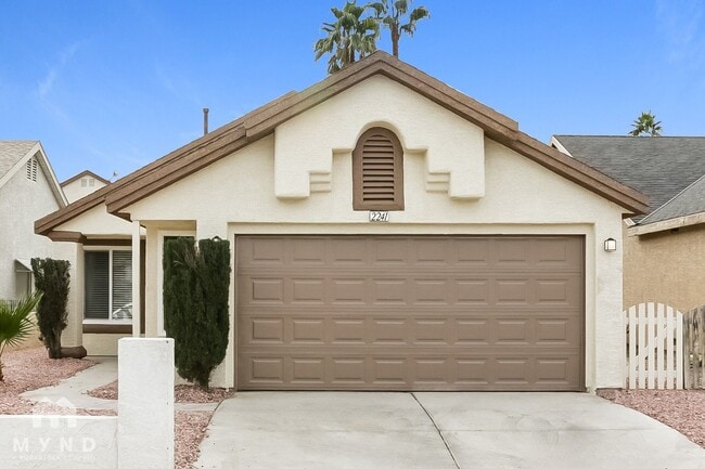 Building Photo - 2241 Goldhill Way