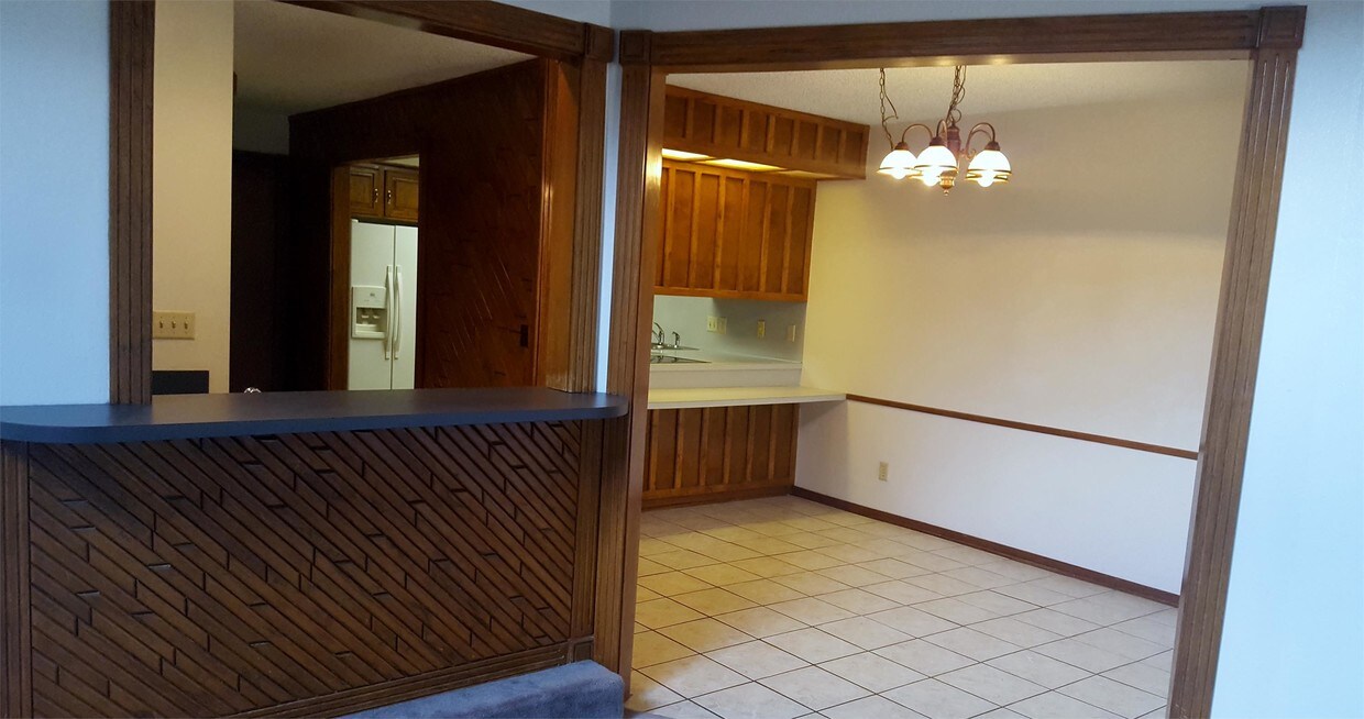 Primary Photo - 2309 N Lakeview Ct