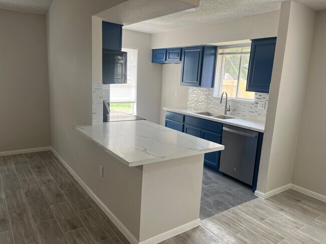 Foto del edificio - 2434 Long Reach Dr