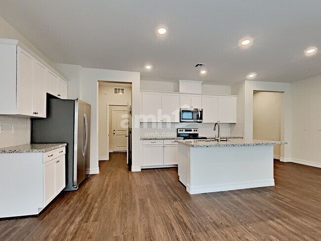 Foto del edificio - 6138 W Haleh Ave