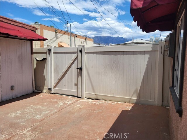 Foto del edificio - 35069 Yucaipa Blvd
