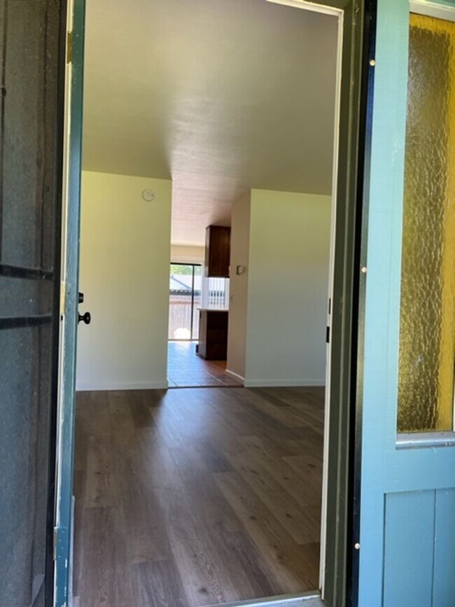 Foto del edificio - Spacious Condo with Private Patio