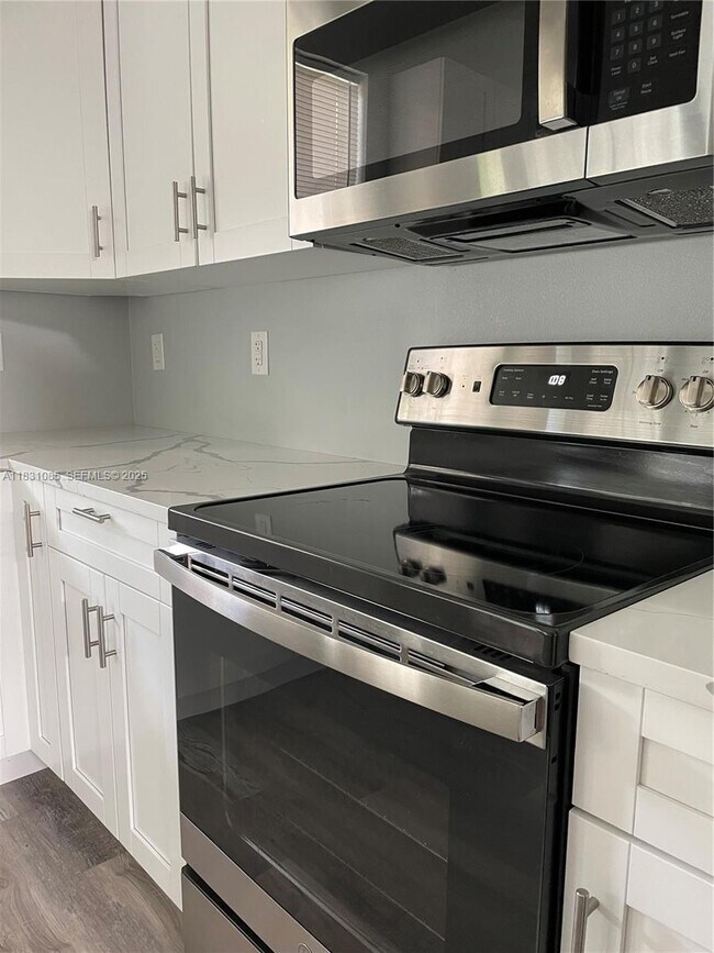 Foto del edificio - 2549 Odessa Rd