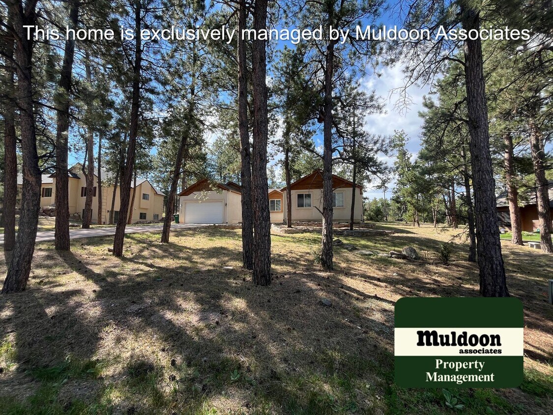 Foto del edificio - Available for showing in a few days!  Pres...