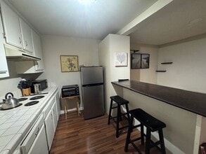 Building Photo - 4452 Mentone St