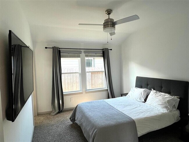 Foto del edificio - 12803 Southborough Ln