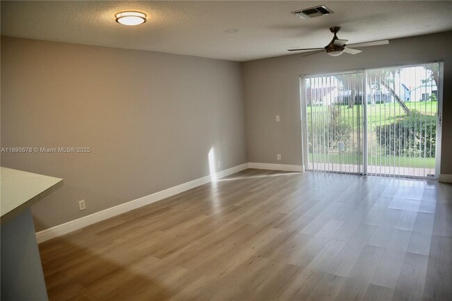 Building Photo - 8656 Southgate Shores Cir