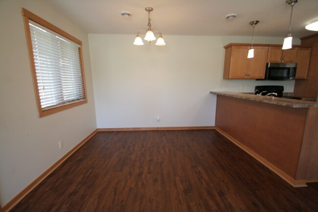 Building Photo - 208 Ball Field Dr