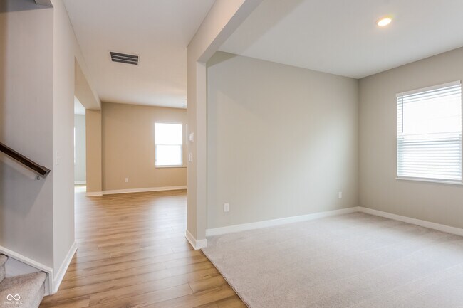Building Photo - 9225 Larson Dr