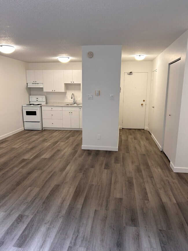 Photo du bâtiment - 727 5th Ave N