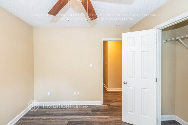 Foto del edificio - 2704 Kempsford Pl