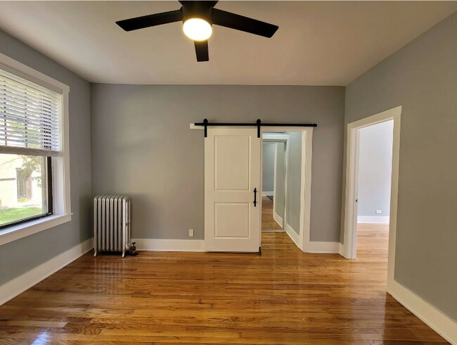 Building Photo - 1623 W Belmont Ave