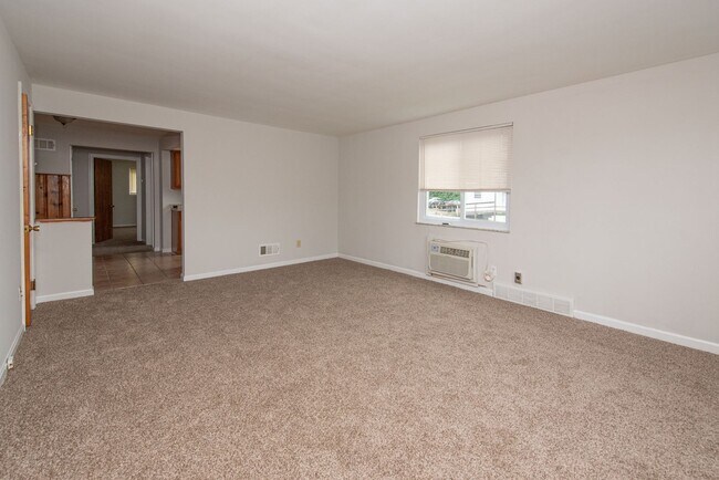 Building Photo - 2739 W North Bend Rd