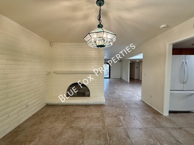 Foto del edificio - 4635 E Camino Rosa