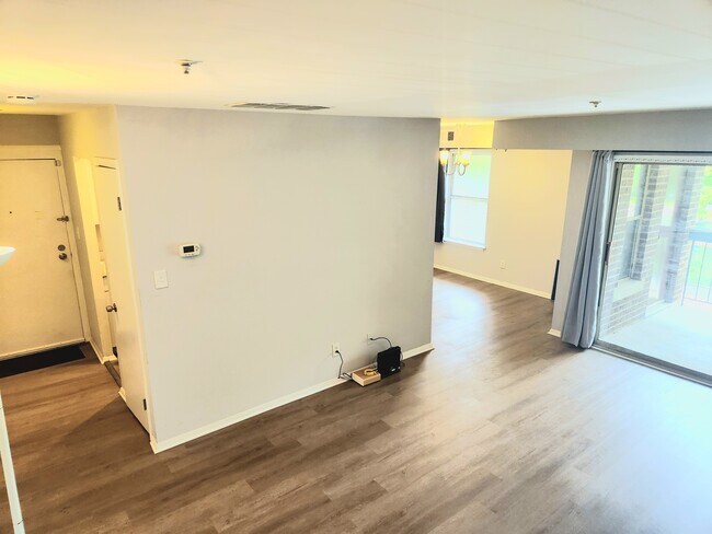 Foto del edificio - 7909 Badenloch Way