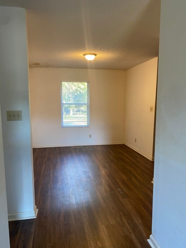 Foto del edificio - 230 Parkway Ave NW