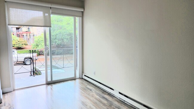 Foto del edificio - Condo in Lloyd District Condominiums. Has ...