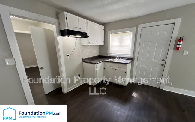 Building Photo - 1371 E Trigg Ave