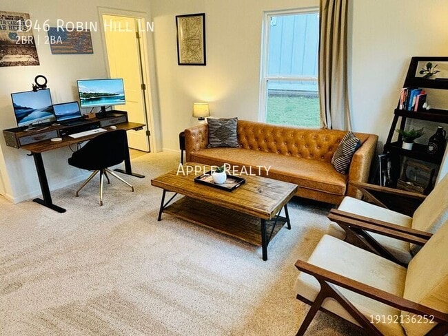 Building Photo - 1946 Robin Hill Ln