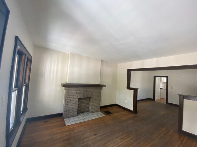 Building Photo - 2971 Indianola Ave