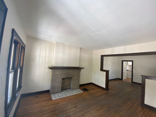 Foto del edificio - 2971 Indianola Ave