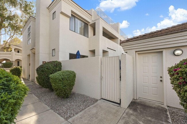 Building Photo - 8270 Hayden Rd