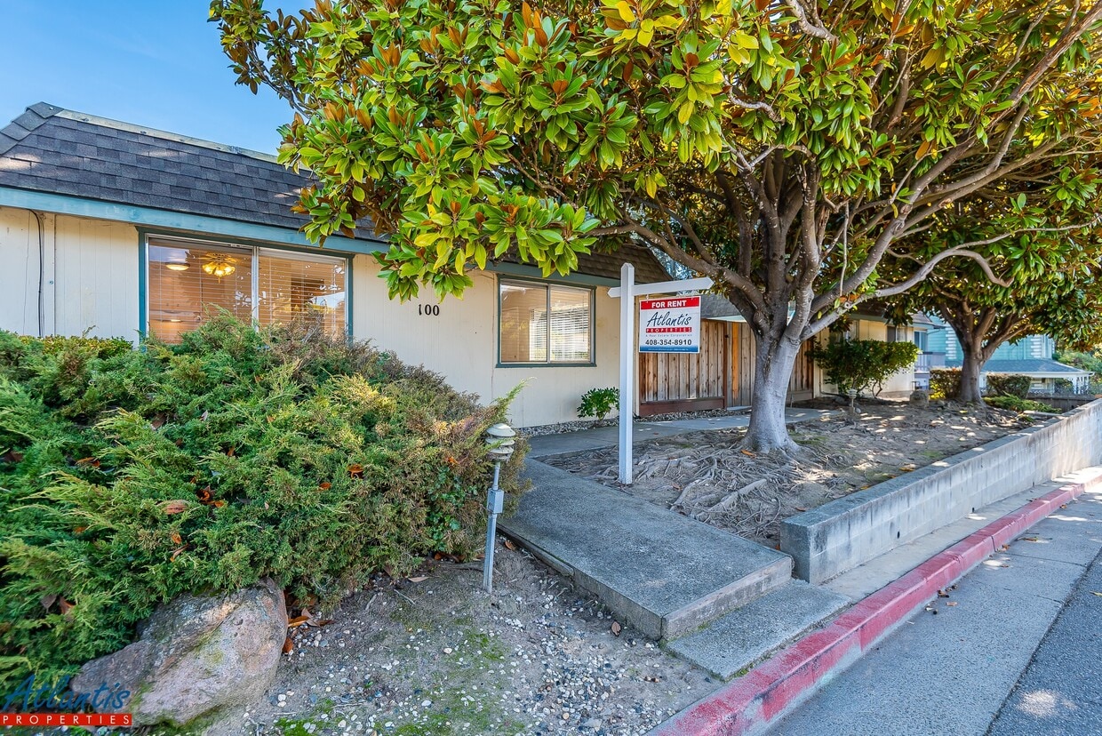 100 Caledonia St Unit 4, Santa Cruz, CA 95062 Apartments in Santa