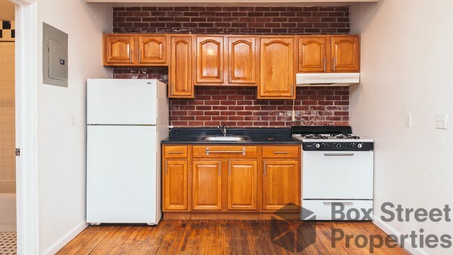 Foto del edificio - 242 Devoe St